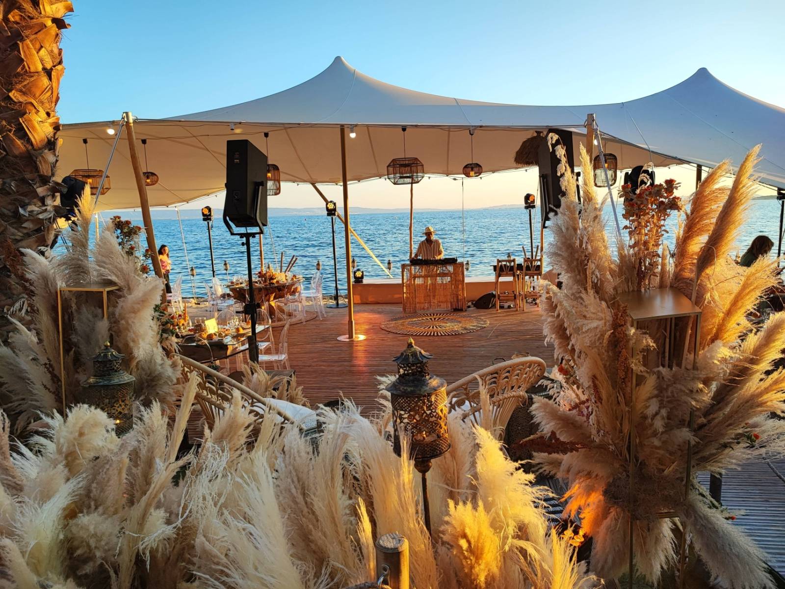 Profiter d'un afterwork branché avec cocktails et musique live proche de Carry-le-Rouet, Sausset-les-Pins et la Côte Bleue